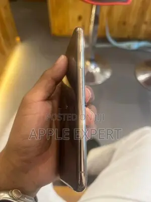 Apple iPhone XS (Used)
