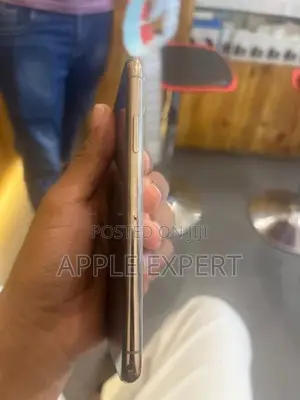 Apple iPhone XS (Used)