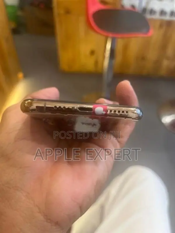 Apple iPhone XS (Used)