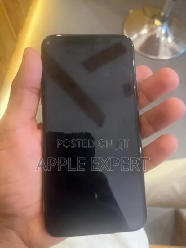 Apple iPhone XS (Used)