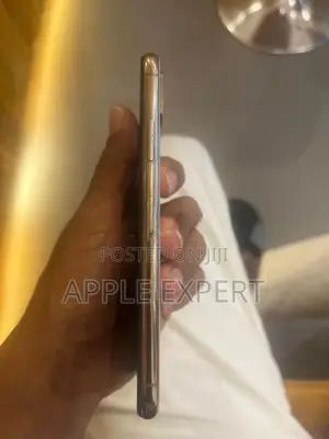 Apple iPhone XS (Used)