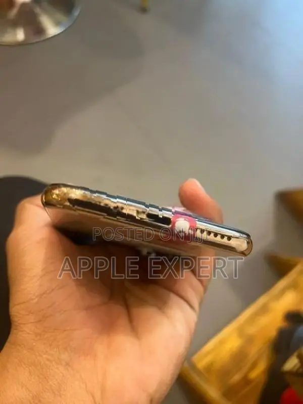 Apple iPhone XS (Used)