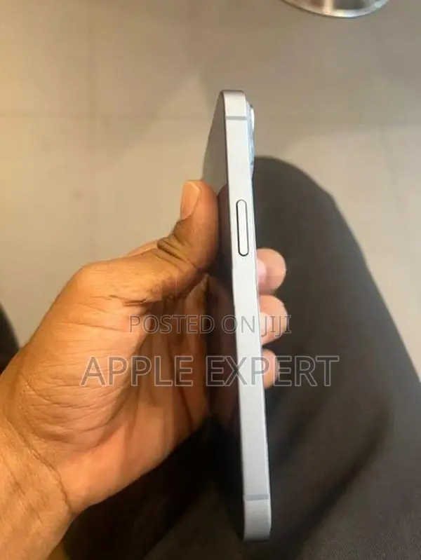 Apple iPhone 14 (Used)