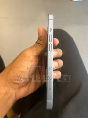 Apple iPhone 14 (Used)