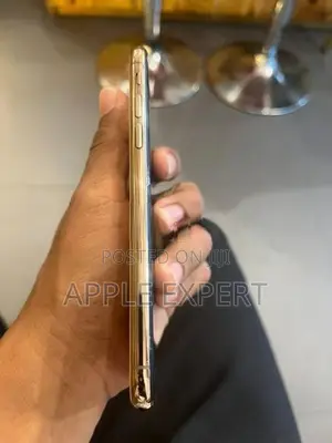 Apple iPhone XS (Used)