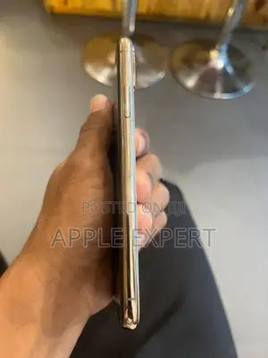 Apple iPhone XS (Used)