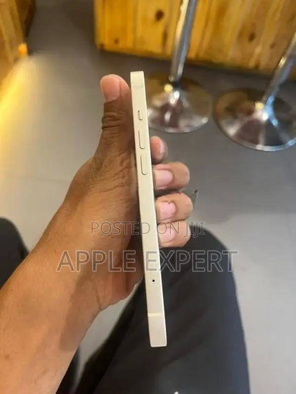 Apple iPhone 13 (Used)