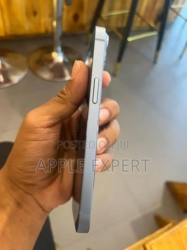 Apple iPhone 14 (Used)