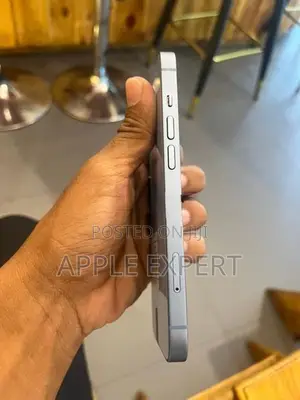 Apple iPhone 14 (Used)