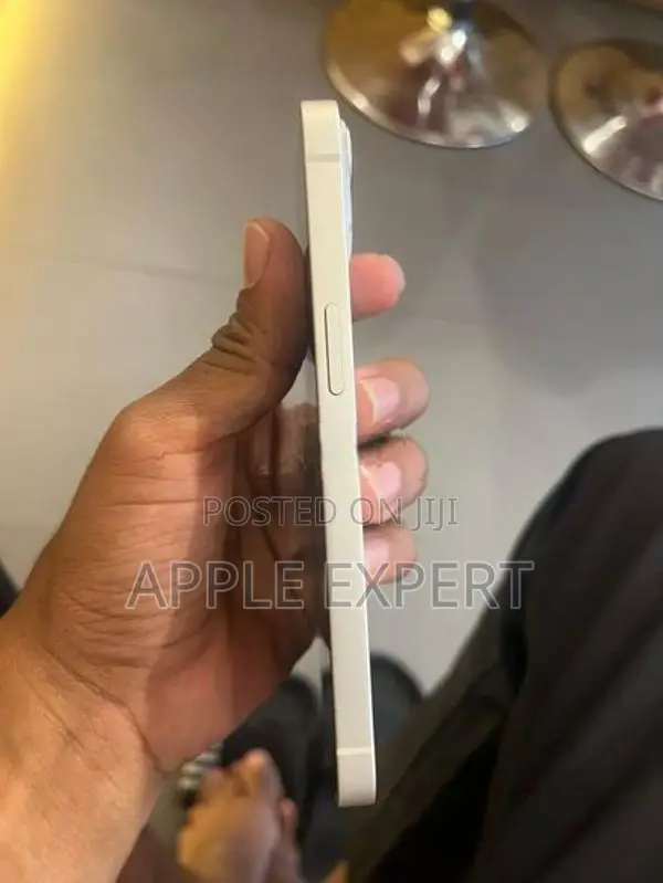 Apple iPhone 13 (Used)