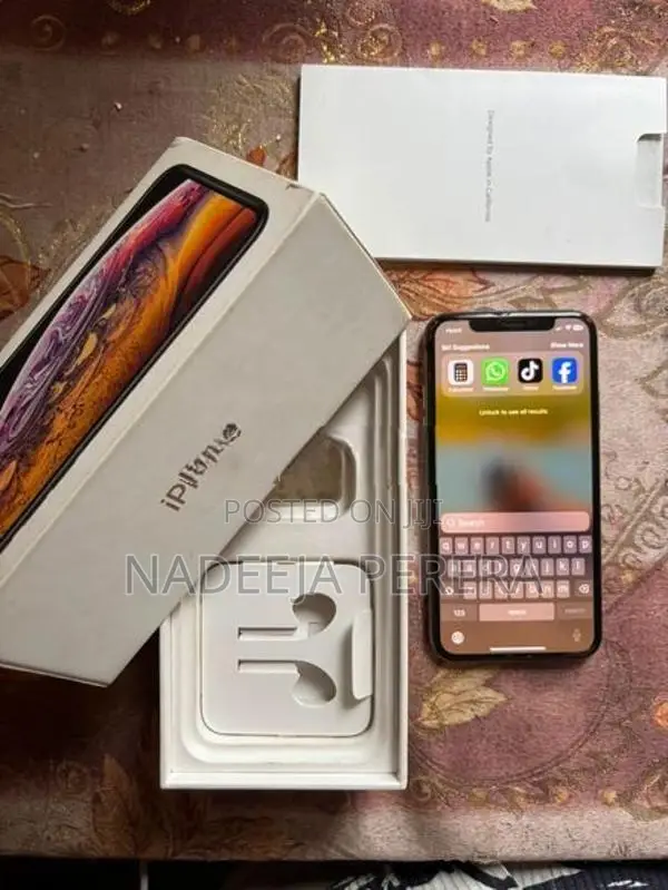 Apple iPhone XS (Used)