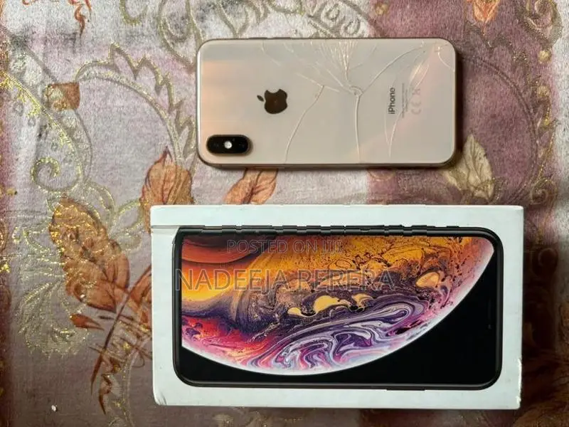 Apple iPhone XS (Used)