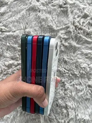 Apple iPhone 13 (Used)