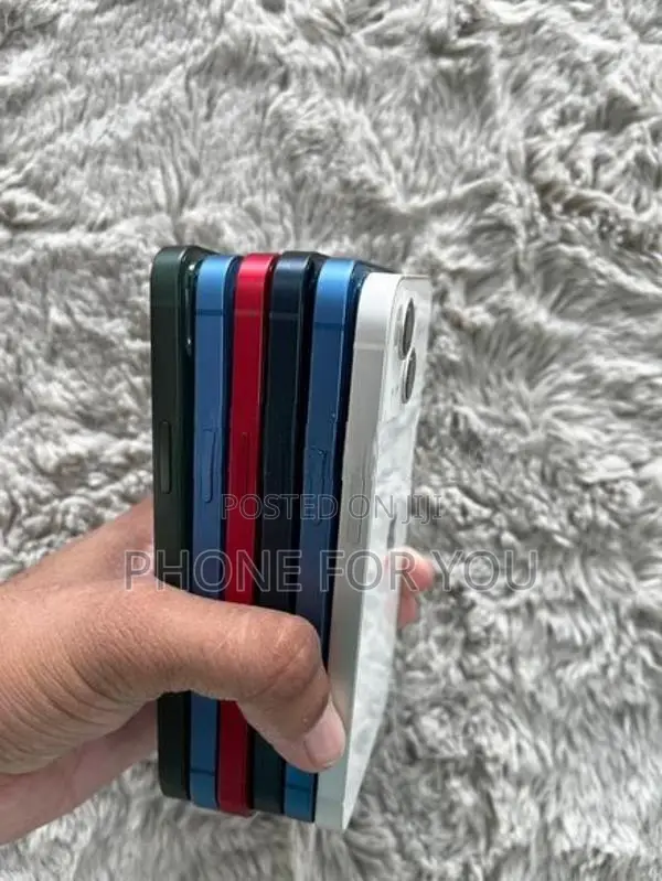 Apple iPhone 13 (Used)
