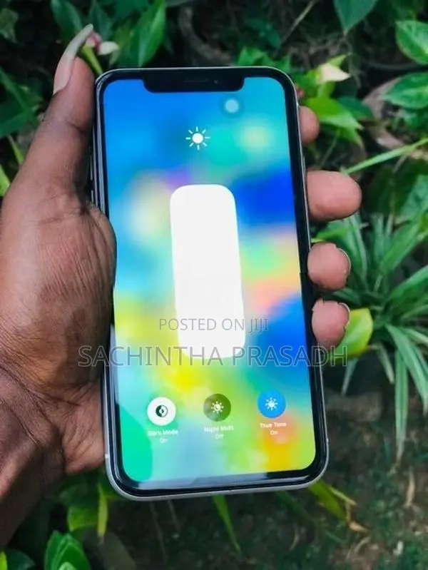 Apple iPhone XR (Used)