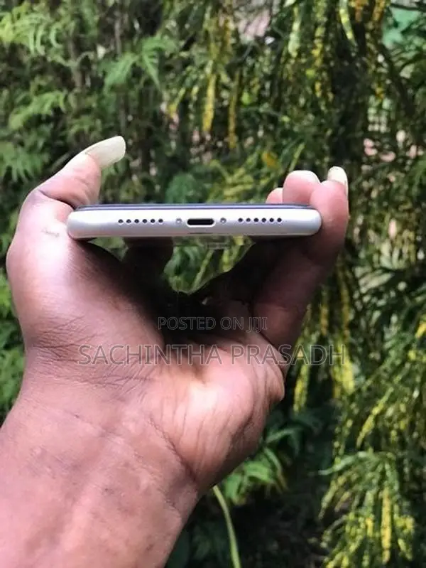 Apple iPhone XR (Used)