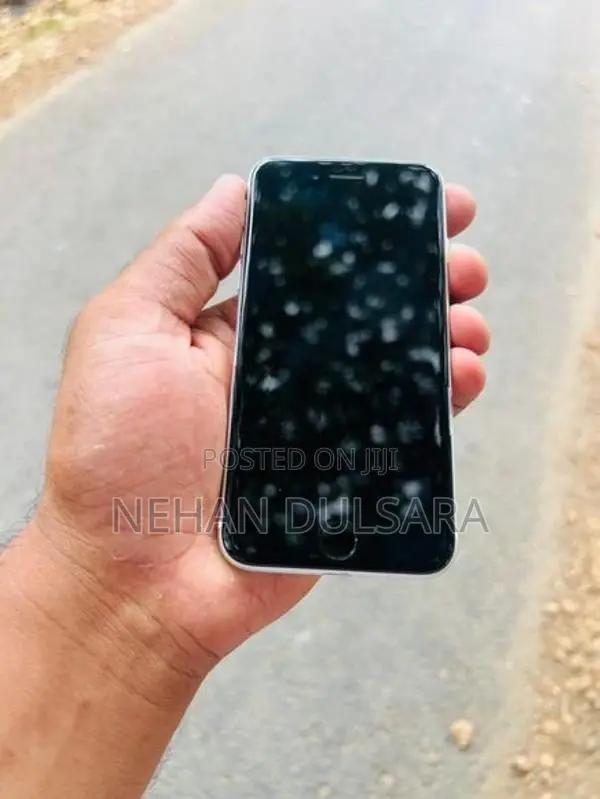Apple iPhone SE 2 .. (Used)
