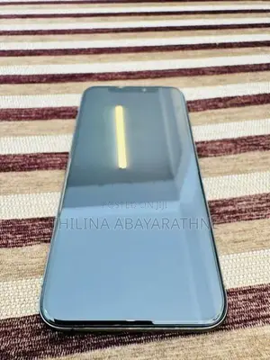 Apple iPhone XS (Used)