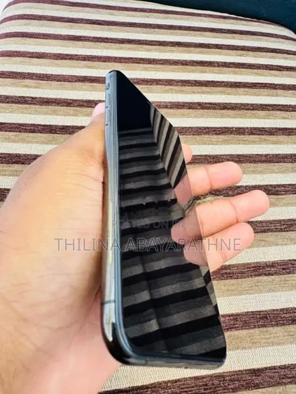 Apple iPhone XS (Used)