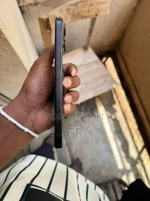 Apple iPhone 15 (Used)