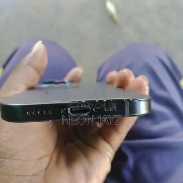 Apple iPhone 15 (Used)