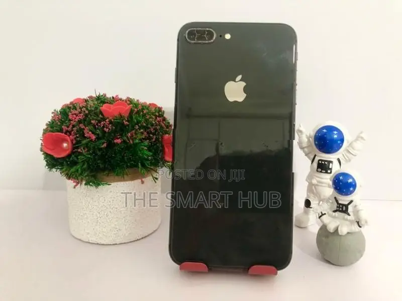 Apple iPhone 8 Plus 64GB (Used)