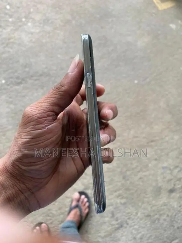Samsung Galaxy S5 Silver (Used)