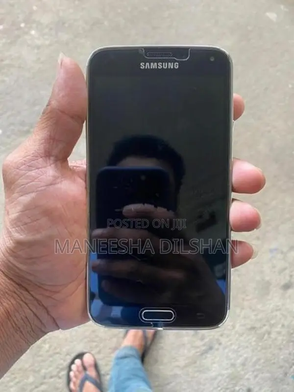 Samsung Galaxy S5 Silver (Used)