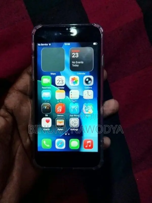 Apple iPhone SE 2 (Used)