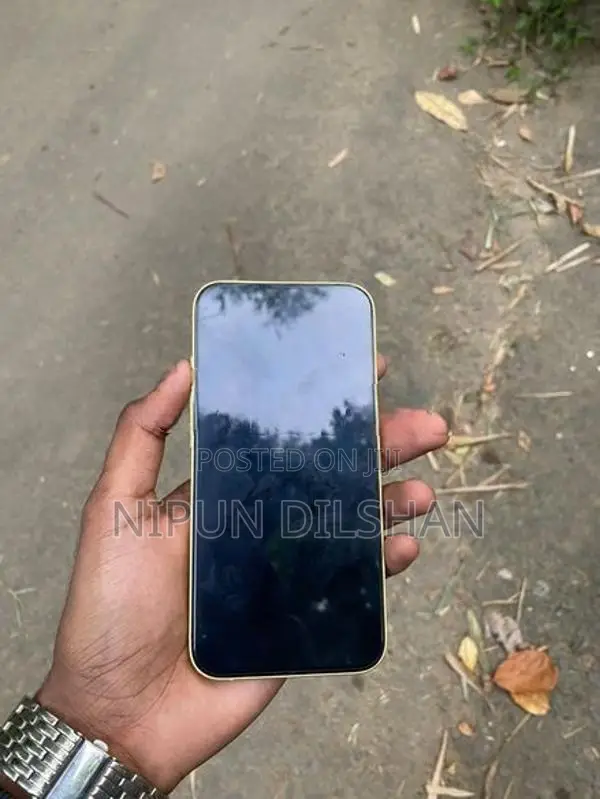 Apple iPhone 14 (Used)