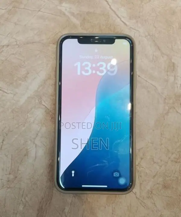 Apple iPhone XS (Used)