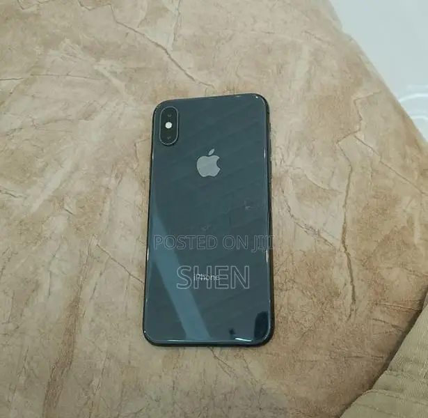 Apple iPhone XS (Used)