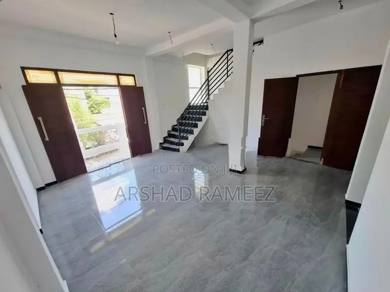 Road Facing 2 Seperate Units House For Sale Wellampitiya