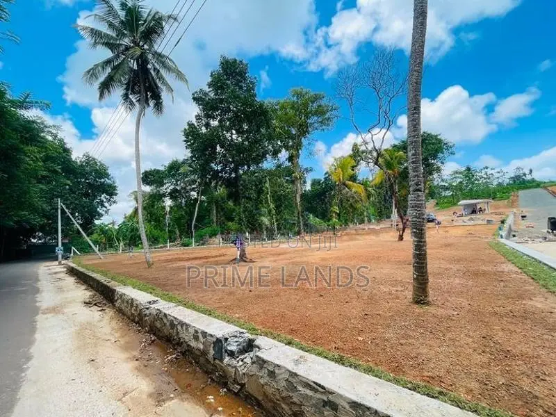 Residential Land for Sale in Aluthwala