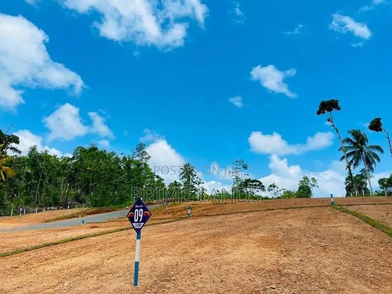 Residential Land for Sale in Aluthwala