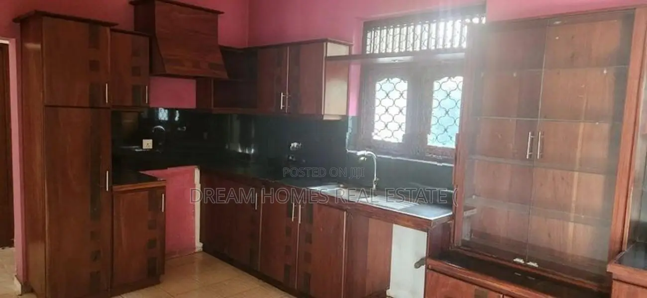 Spacious 5 Br House for Rent – Battaramulla, Koswatta