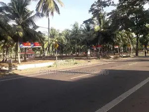 පාදෙණිය මහව ප්‍රධාන පාරෙන් ඉඩමක් විකිණීමට