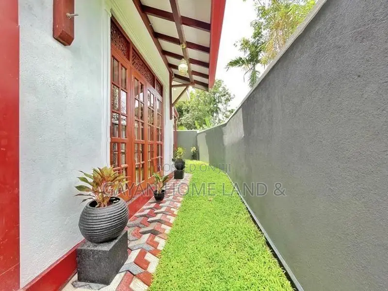 Architecture Design Quality Two Storey House in Piliyandala Kesbewa