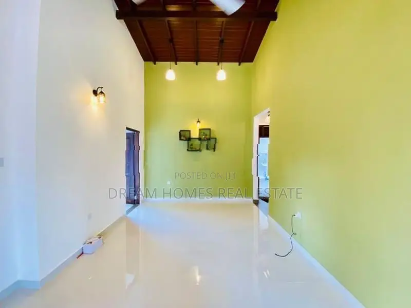 3BR Luxury House on 7.5 Perches – Athurugiriya