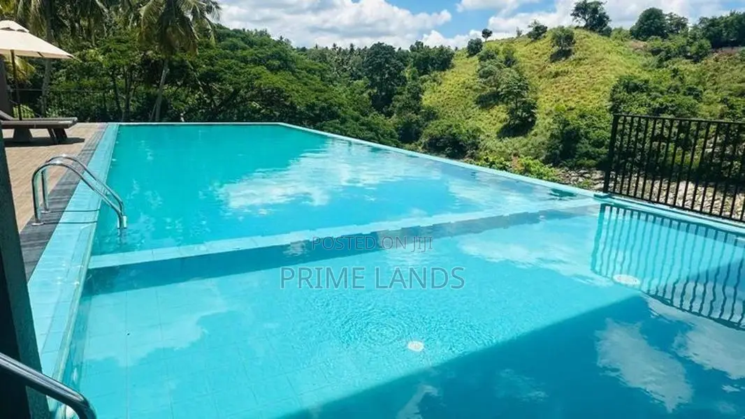 Kandy Victoria Reservoirs luxury Holiday villas