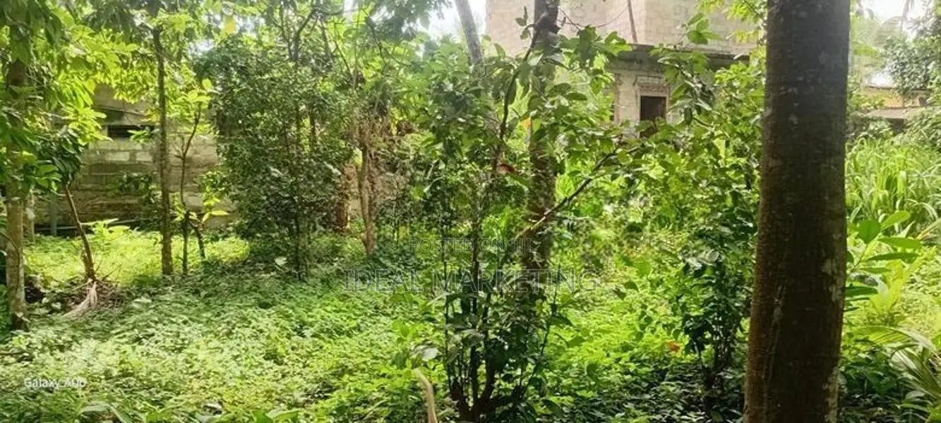 Kesbewa - Bare Land for sale