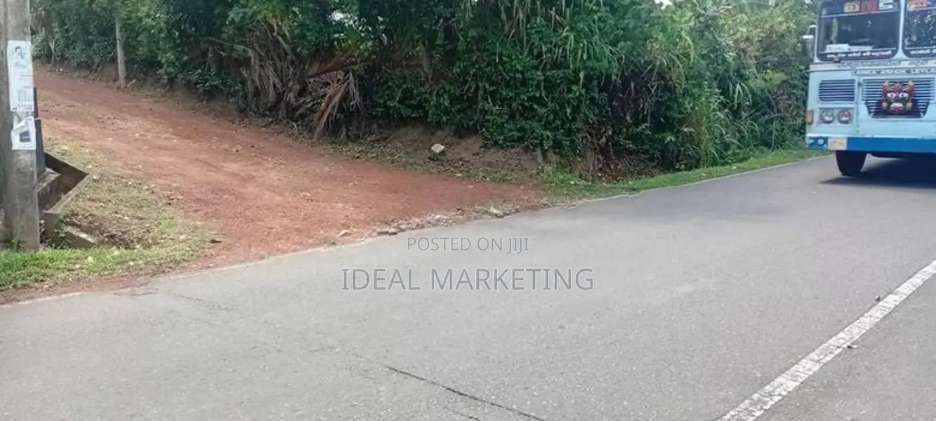 Kesbewa - Bare Land for sale