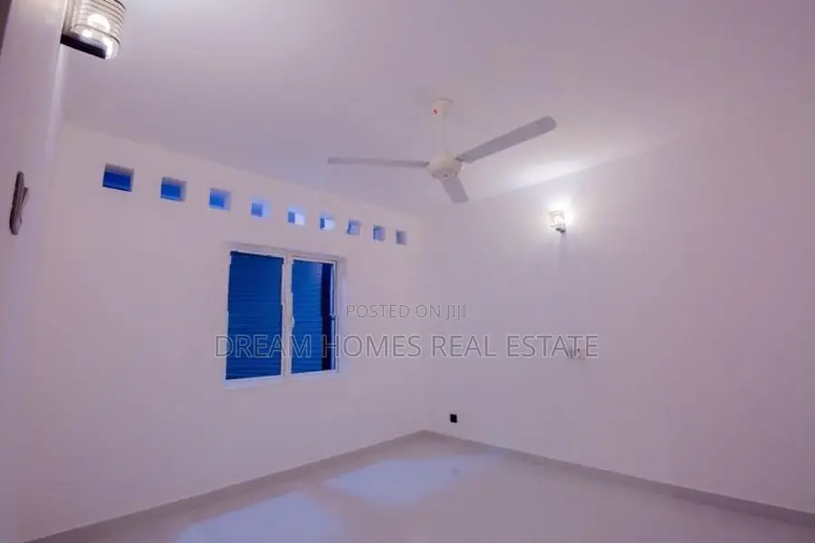 Urgent House Sale – 3-Storey in Athurugiriya