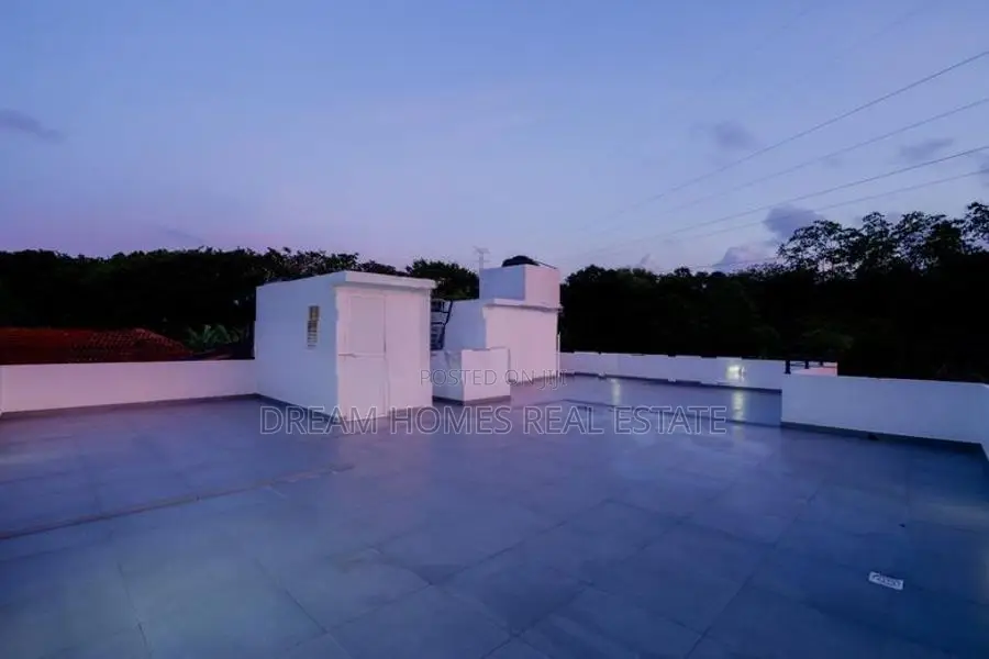 Urgent House Sale – 3-Storey in Athurugiriya