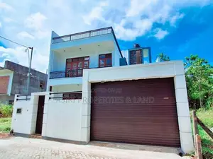 සුඛෝපභෝගී දෙමහල් නිවස විකිණීමට PILIYANDALA MADAPATHA RD