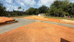 කරාපිටිය නගරයෙන් Land for Sale