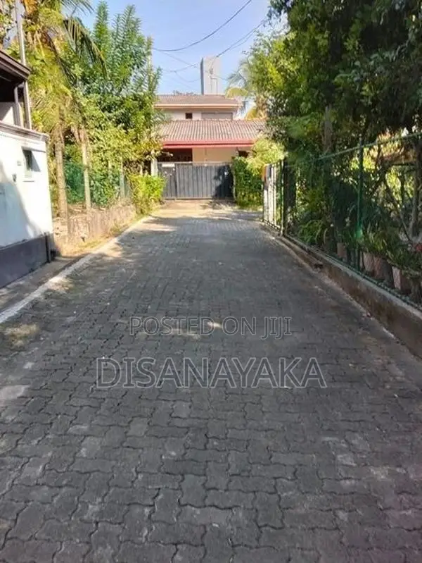 Super Land for Sale in Thalahena Ds10180
