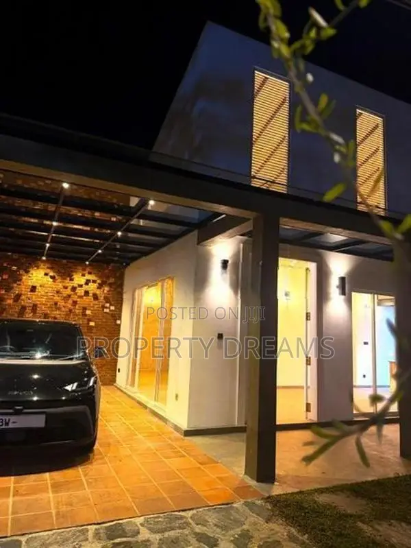 Attractive House in A Highly Desirable Area Athurugiriya