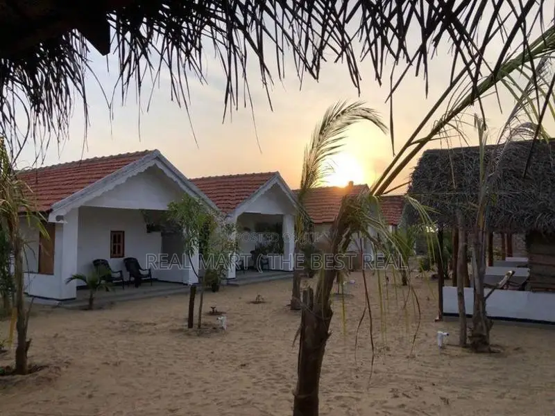ARUGAM BAY : (5,000 SQFT) 5-AC-CABANA BEACH HOTEL FOR SALE