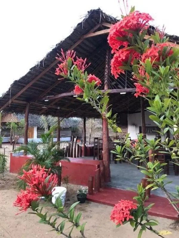 ARUGAM BAY : (5,000 SQFT) 5-AC-CABANA BEACH HOTEL FOR SALE